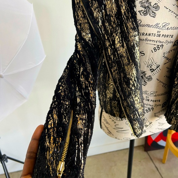 Vintage Gold/Black throw-over by CHARLES & RON is the perfect statement piece!!! - Picture 4 of 6